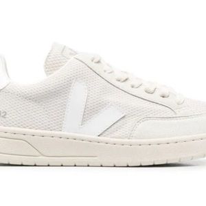 Veja v-12 natural white